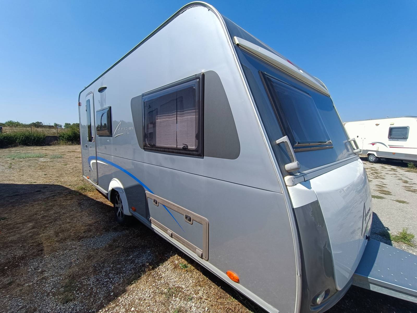 Vente camping-cars et caravanes Lançon-Provence - MIDI 13 LOISIRS