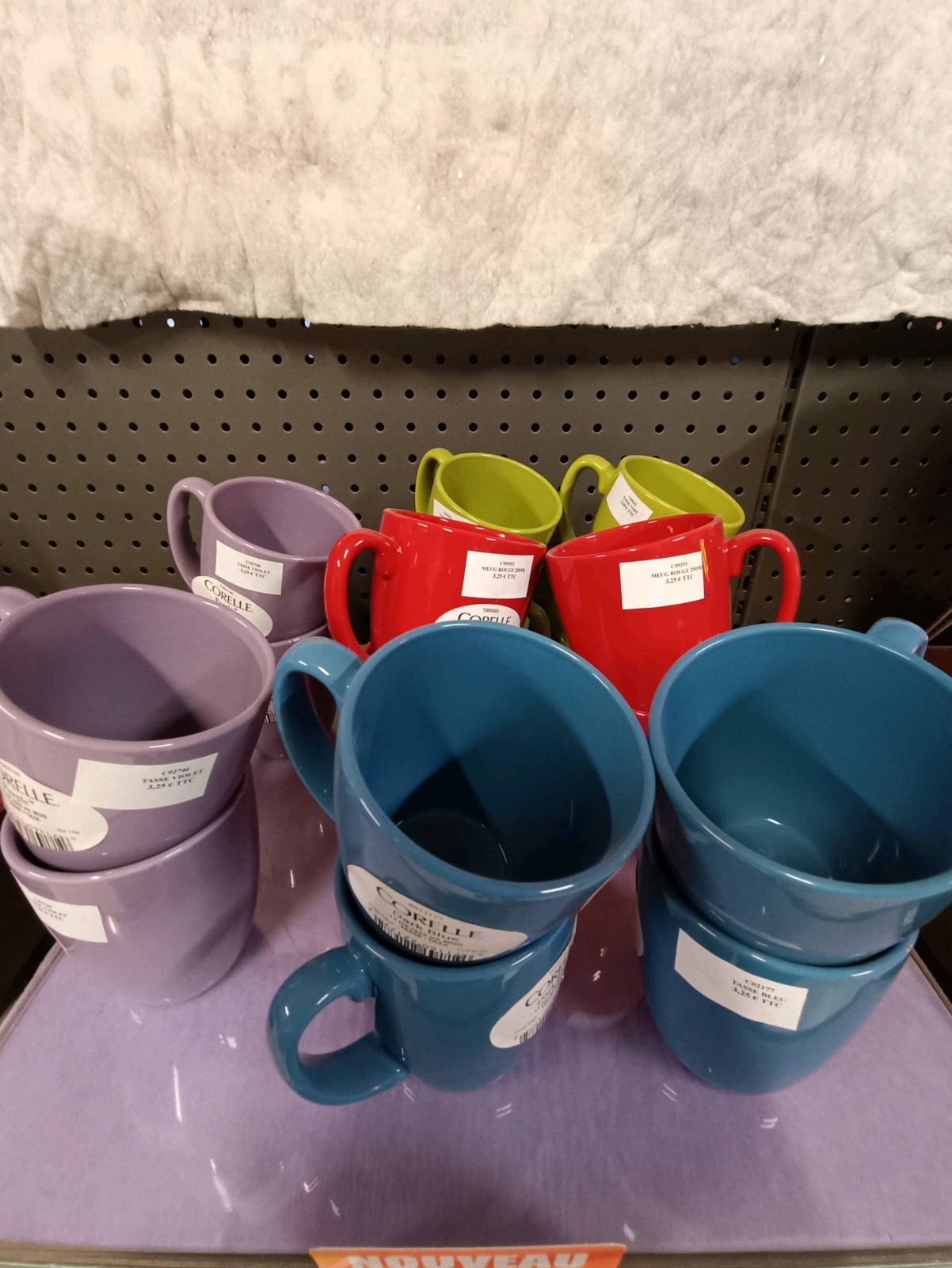 Vend mug corelle pour camping car ou caravane